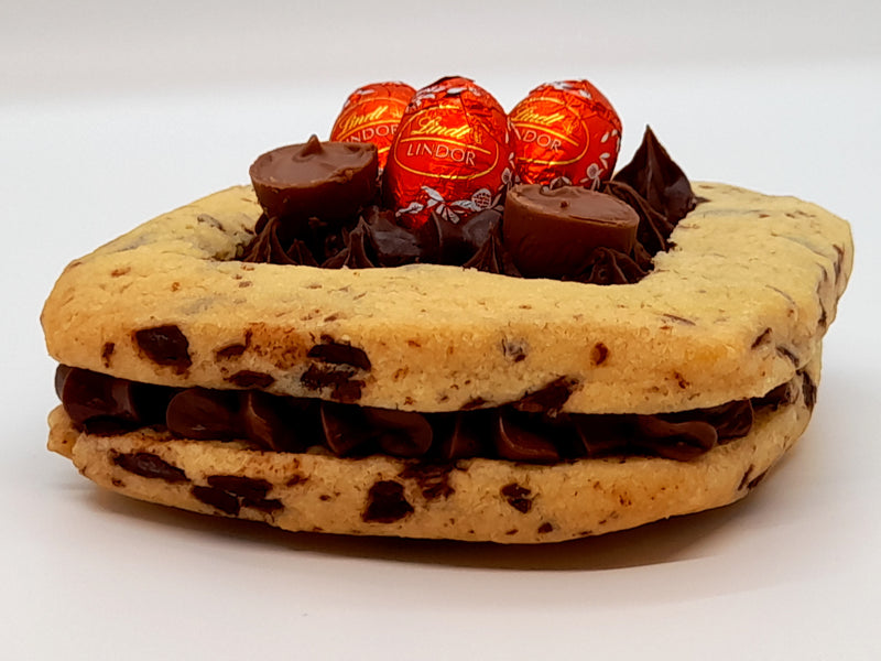 Lindt Chocolate Stacked Cookie front